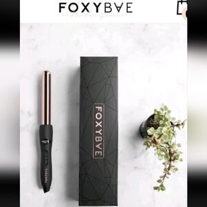 FoxyBae Black and Rose Gold Curling Wand 32mm Professional Never Used New W/box